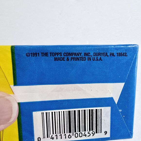 1991 Topps Desert Storm Coalition for Peace Trading Cards Sealed Wax Pack - Picture 3 of 4